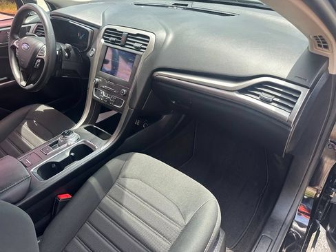 Used 2019 Ford Fusion SE FWD image 30
