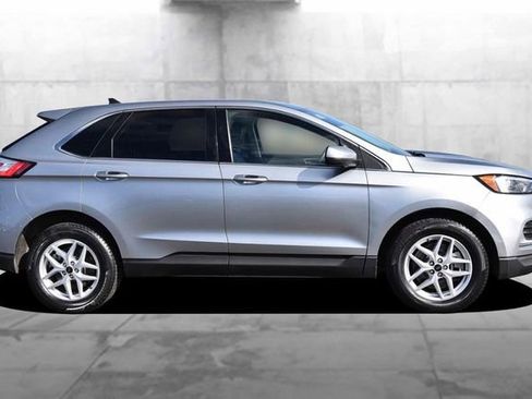 Used 2024 Ford Edge SEL image 5
