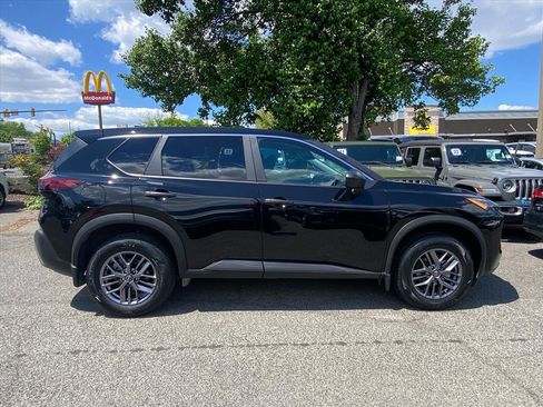 Used 2023 Nissan Rogue S AWD/4WD image 2