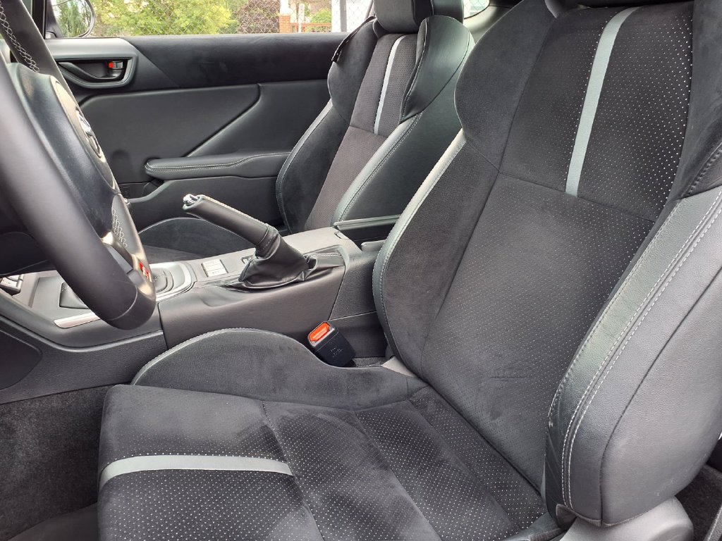 Used 2022 Toyota GR86 Premium w/ ALL Weather Mat Package (TMS) RWD image 3