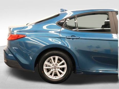 Used 2025 Toyota Camry LE image 19