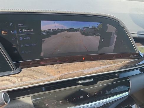 Used 2023 Cadillac Escalade ESV Premium Luxury RWD image 35