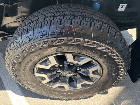 Certified 2023 Toyota Tacoma TRD Off-Road w/ Black Out Package (TMS) AWD/4WD image 16