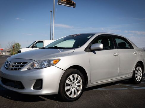 Used 2013 Toyota Corolla LE image 14