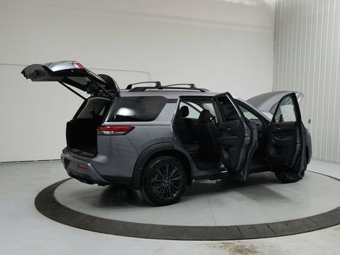 New 2026 Nissan Pathfinder SL w/ SL Premium Package FWD image 15