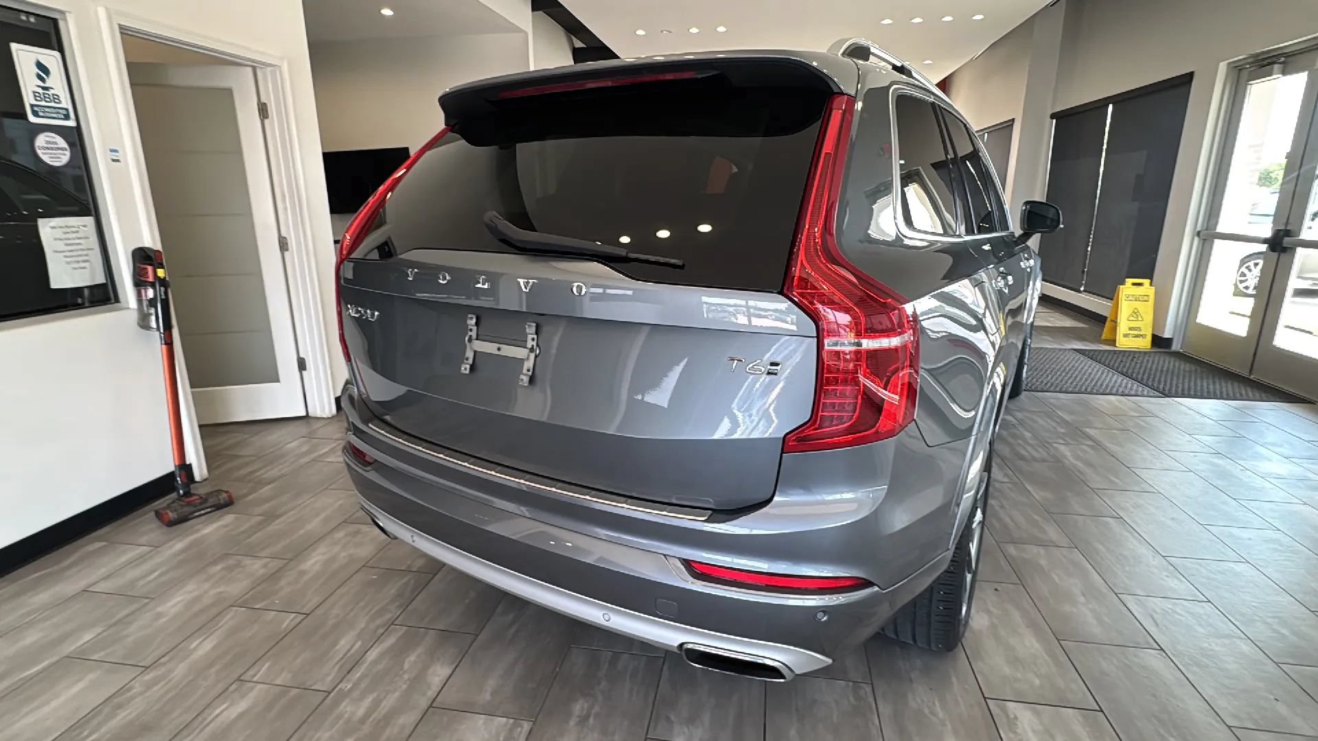 Used 2017 Volvo XC90 T6 Momentum w/ Vision Package AWD/4WD image 19