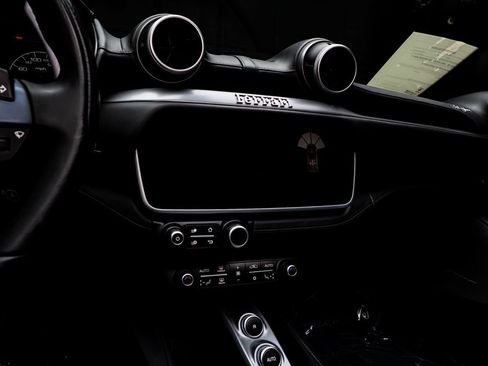 Used 2019 Ferrari Portofino RWD image 26