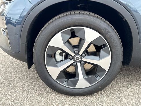 New 2026 Volvo XC40 B5 Plus w/ Climate Package image 10