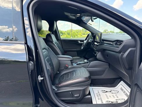 Used 2023 Ford Escape ST-Line Elite w/ Premium Technology Package AWD/4WD image 12