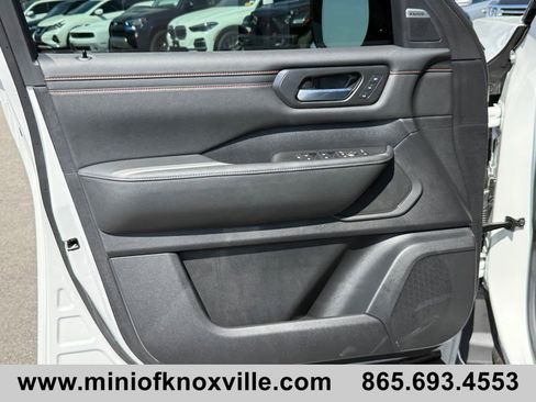 Used 2025 Nissan Armada PRO-4X image 17