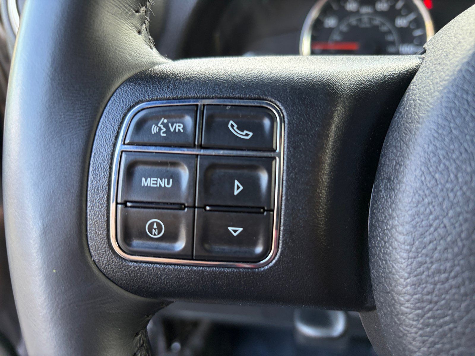 Used 2017 Jeep Wrangler Unlimited Sahara w/ Connectivity Group AWD/4WD image 14