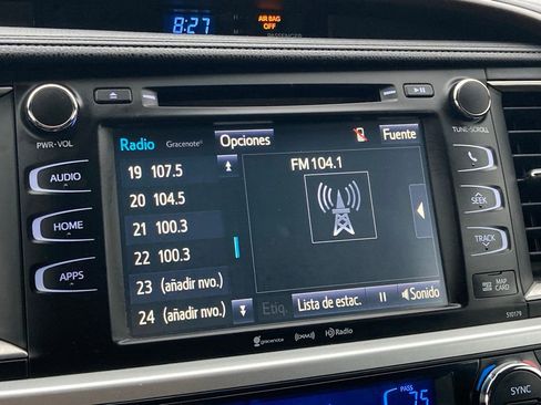 Used 2017 Toyota Highlander XLE image 22