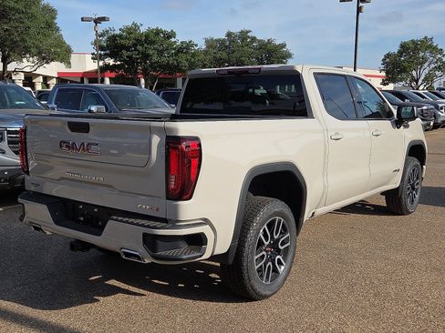 New 2026 GMC Sierra 1500 AT4 w/ AT4 Premium Package AWD/4WD image 3