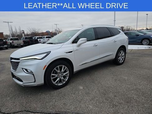 Used 2023 Buick Enclave Premium image 8