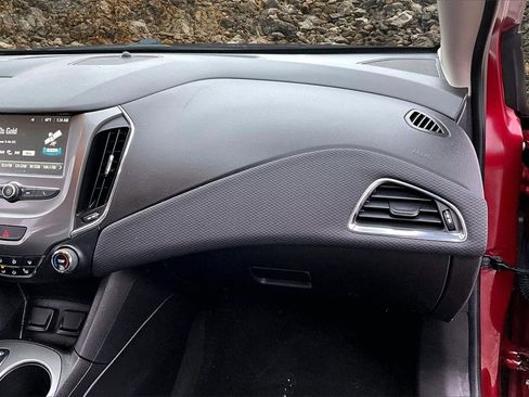 Used 2018 Chevrolet Cruze LT image 14