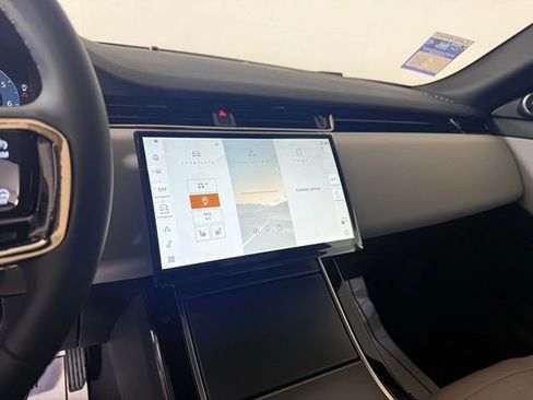 New 2026 Land Rover Range Rover Evoque S image 18