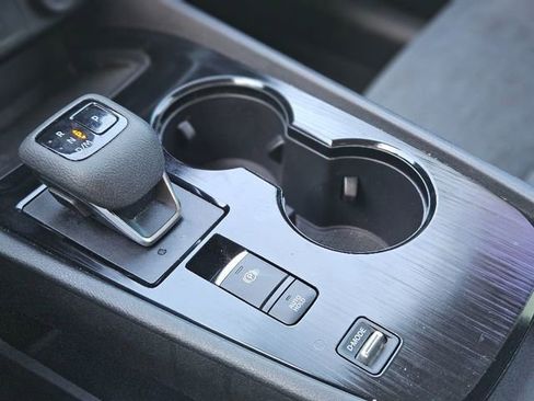 Certified 2023 Nissan Rogue SV image 26