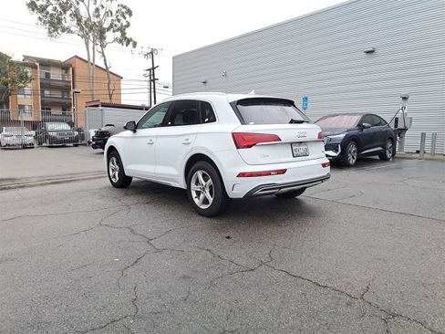 Used 2023 Audi Q5 2.0T Premium w/ Convenience Package image 4