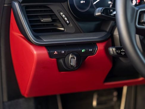 Used 2022 Porsche 911 Carrera S image 40