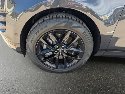 New 2026 Land Rover Range Rover Evoque Dynamic SE image 4