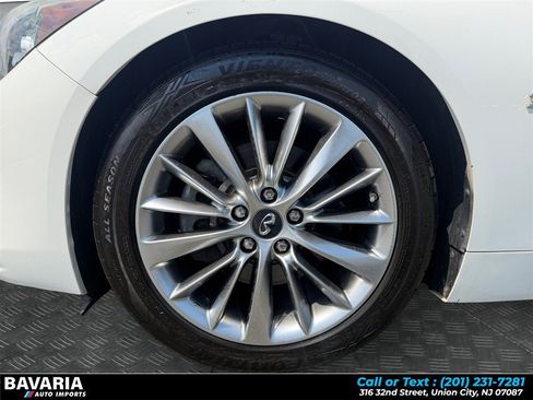 Used 2018 INFINITI Q50 Luxe w/ Essential Package (3.0T Luxe) AWD/4WD image 9