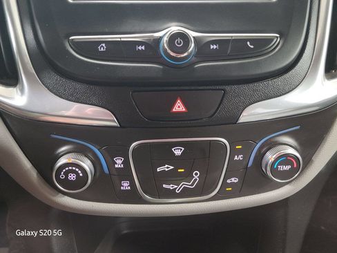 Used 2018 Chevrolet Equinox LS image 35