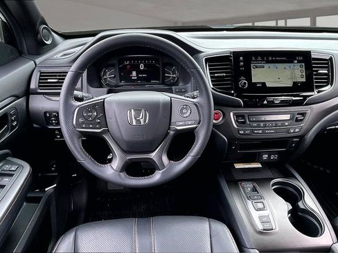 Used 2023 Honda Passport TrailSport image 8