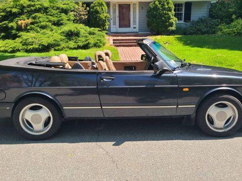 Used 1994 Saab 900 Commemorative Edition image 2