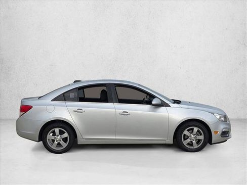 Used 2016 Chevrolet Cruze LT FWD image 4