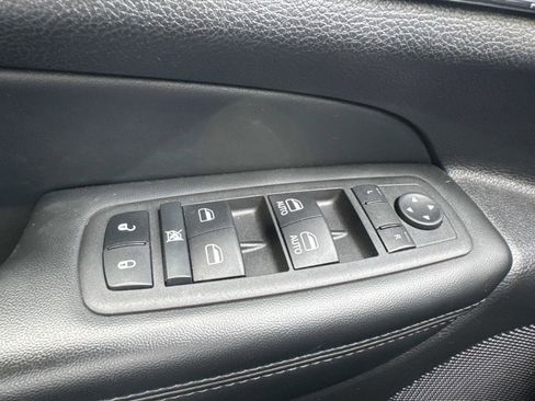 Used 2022 Jeep Grand Cherokee Limited image 25