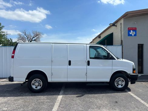 Used 2023 Chevrolet Express 2500 w/ Driver Convenience Package RWD image 8