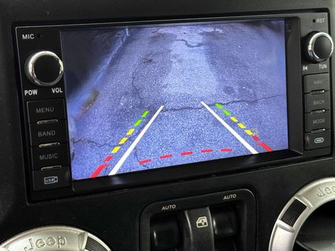 Used 2012 Jeep Wrangler Sahara image 10