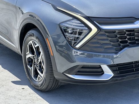 Used 2025 Kia Sportage LX FWD image 14