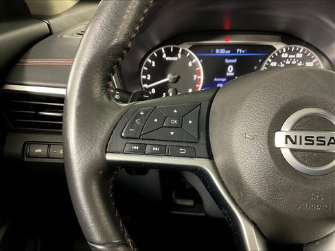 Used 2022 Nissan Altima 2.5 SR w/ Midnight Edition Package FWD image 11