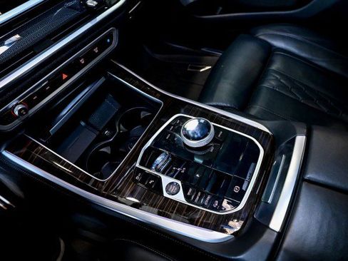 Used 2024 BMW X5 xDrive40i w/ Executive Package image 32