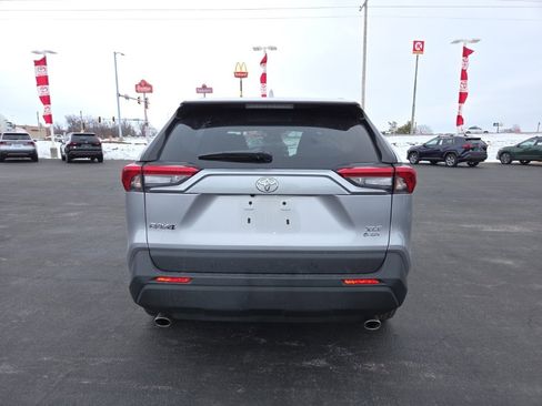 Used 2025 Toyota RAV4 XLE image 4