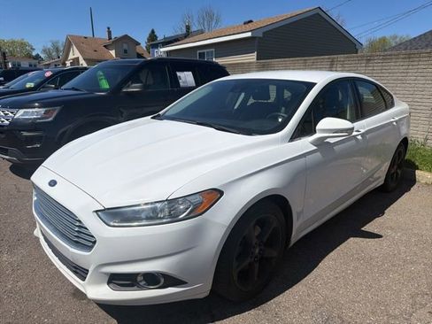 Used 2016 Ford Fusion SE AWD/4WD image 3