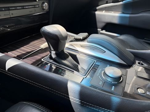 Used 2017 Lexus LS 460 RWD image 22