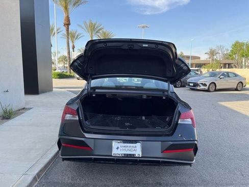 New 2026 Hyundai Elantra Limited image 28