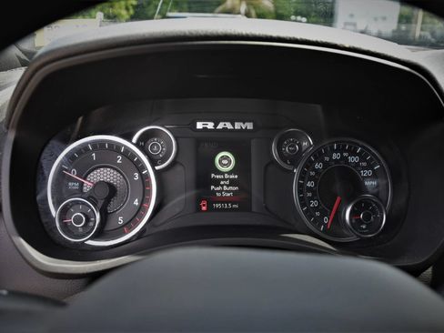 Used 2024 RAM 3500 Tradesman w/ Chrome Appearance Group AWD/4WD image 11