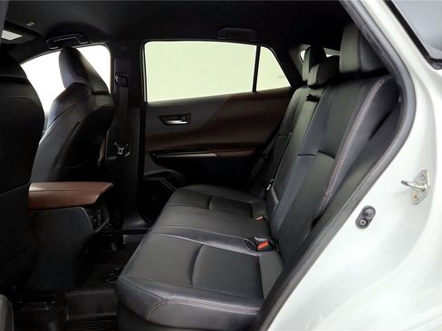 Certified 2024 Toyota Venza XLE image 32