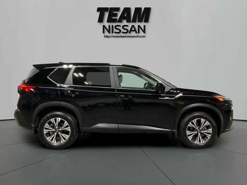 Used 2023 Nissan Rogue SV image 8