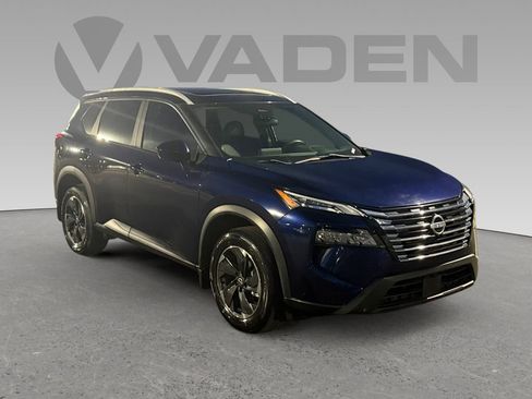 Used 2024 Nissan Rogue SV w/ SV Premium Package image 1