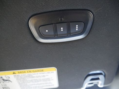 Certified 2024 Jeep Wagoneer L Series III w/ Flexible Seating Group image 40