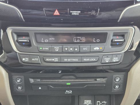 Used 2020 Honda Pilot Elite image 15