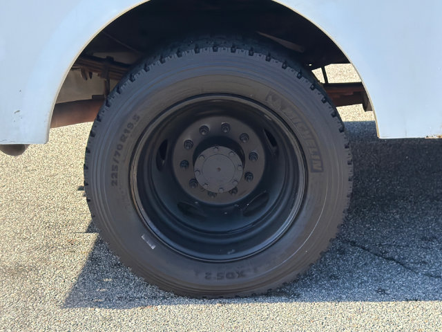 Used 2016 Ford F550 2WD Regular Cab Super Duty image 17