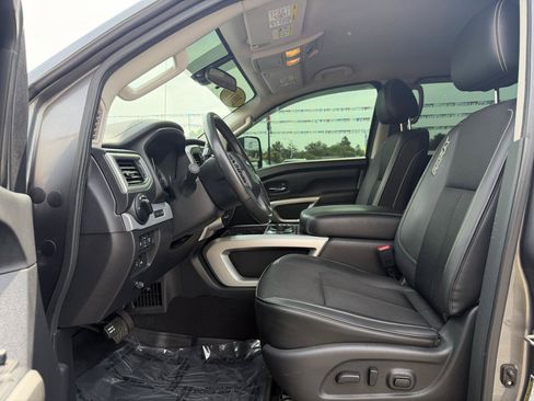 Used 2017 Nissan Titan PRO-4X AWD/4WD image 14
