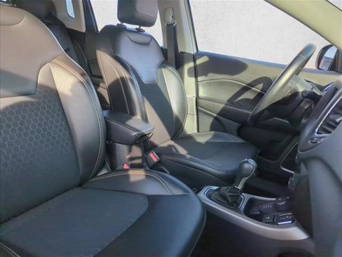 Used 2019 Jeep Compass Latitude w/ Cold Weather Group image 26