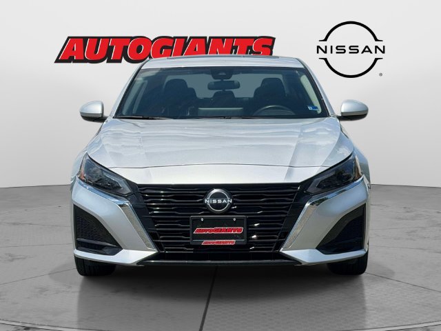 Used 2024 Nissan Altima 2.5 SV w/ SV Premium Package AWD/4WD image 10