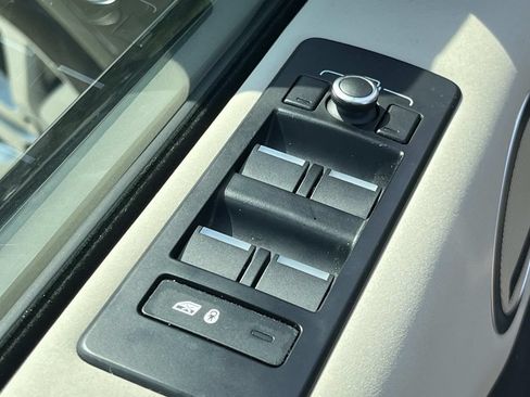 Used 2020 Land Rover Discovery HSE AWD/4WD image 31